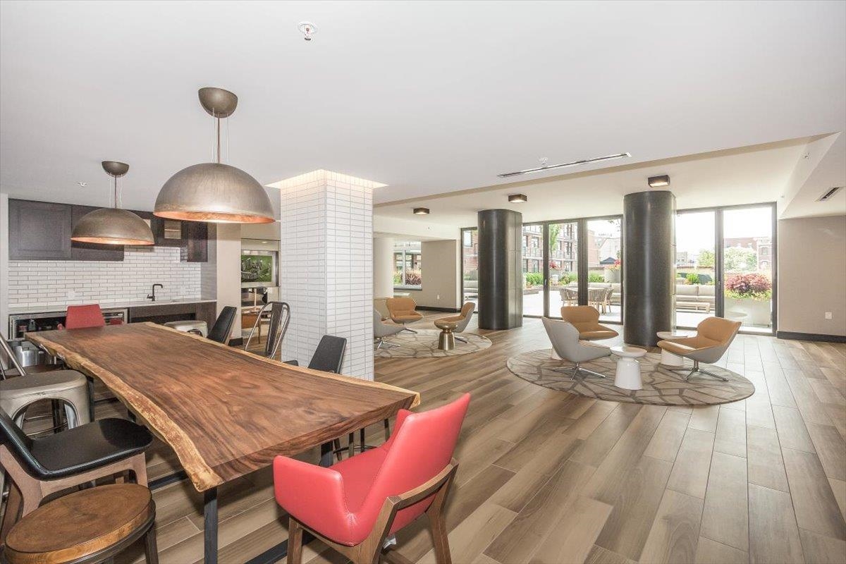 1400 HUDSON ST Unit: 1105