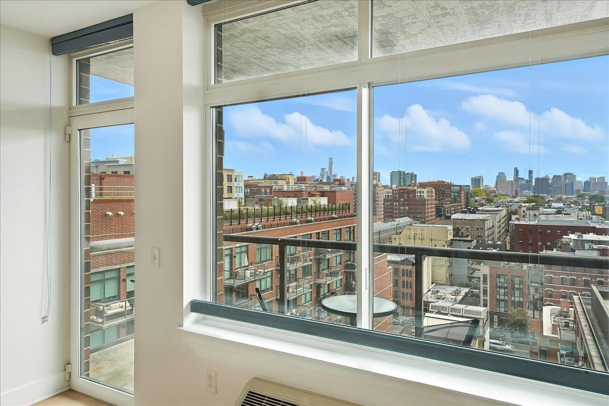 1400 HUDSON ST Unit: 1105