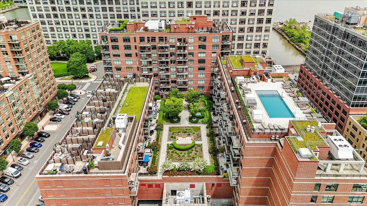 1400 HUDSON ST Unit: 1105