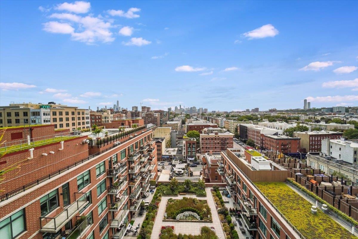 1400 HUDSON ST Unit: 1105