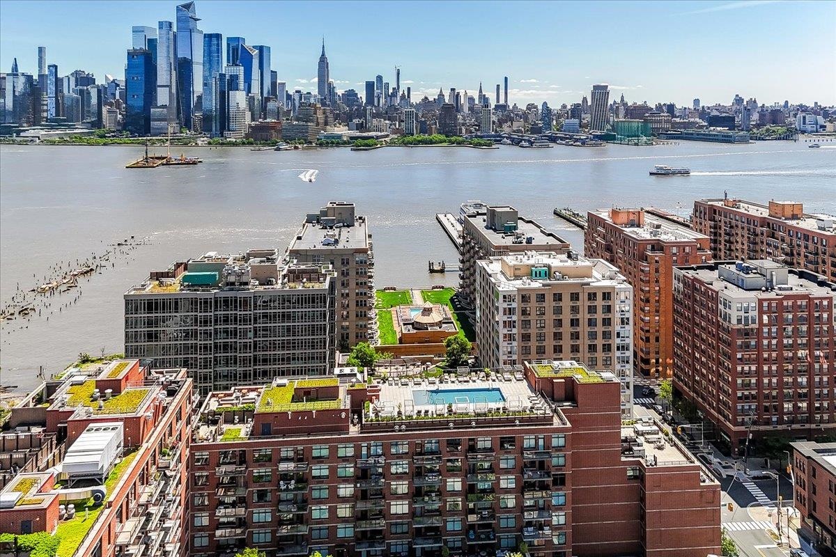1400 HUDSON ST Unit: 1105