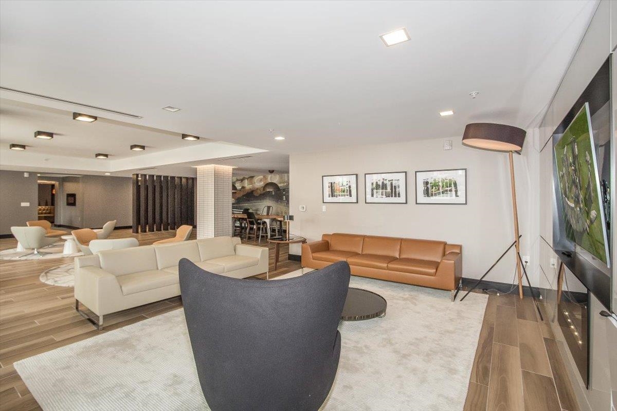 1400 HUDSON ST Unit: 1105