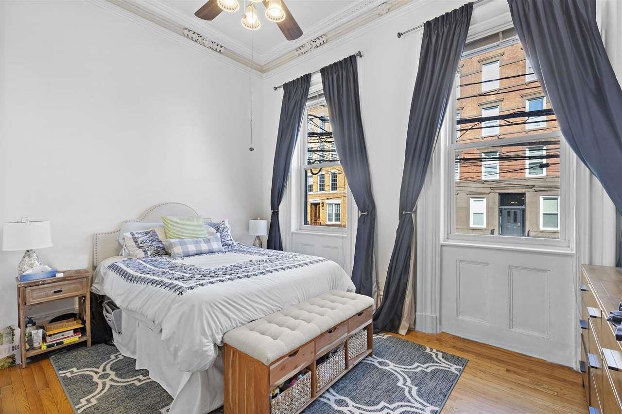 910 WILLOW AVE Unit: 2