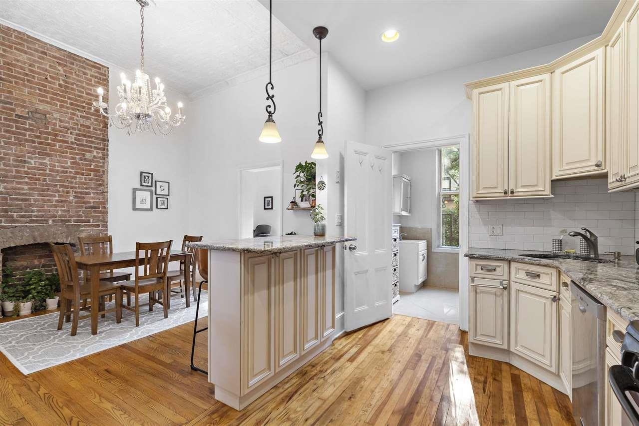 910 WILLOW AVE Unit: 2