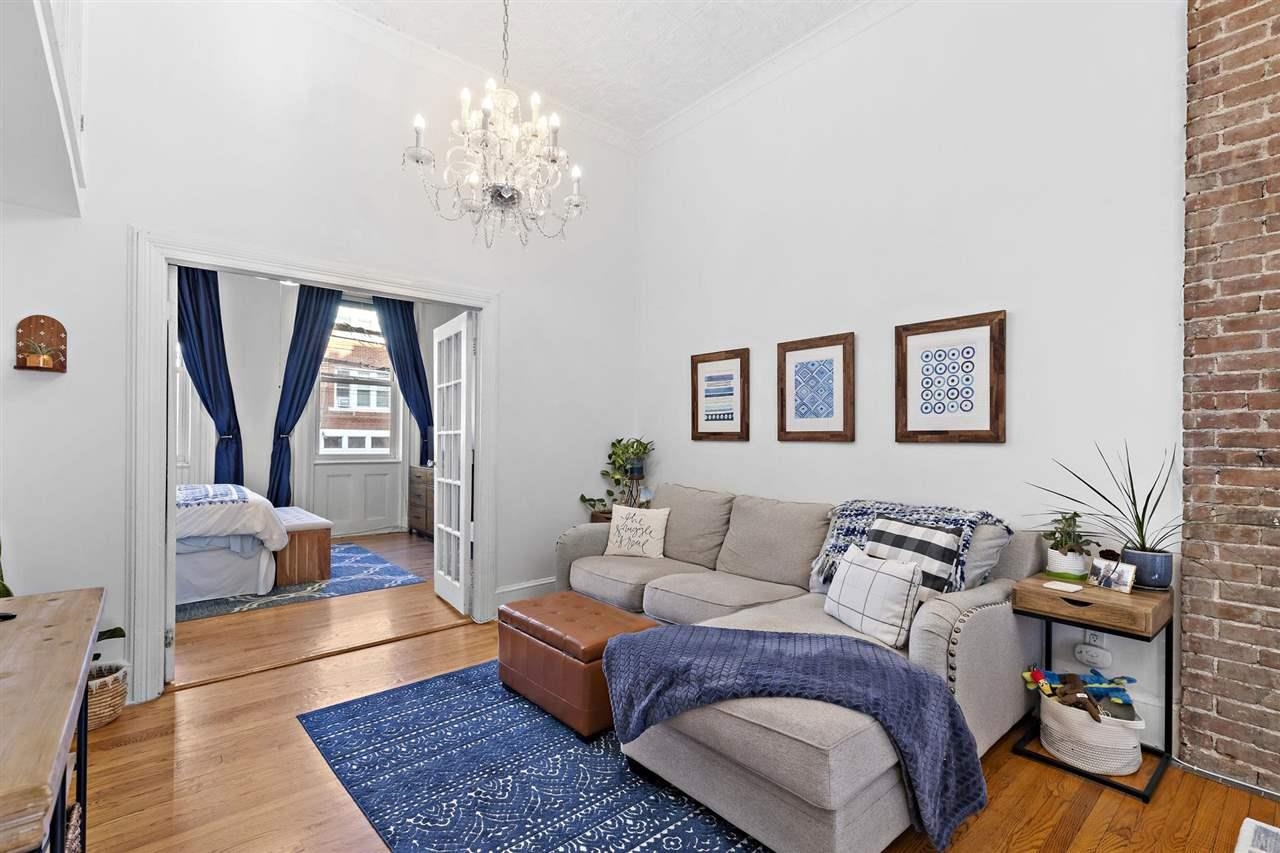 910 WILLOW AVE Unit: 2