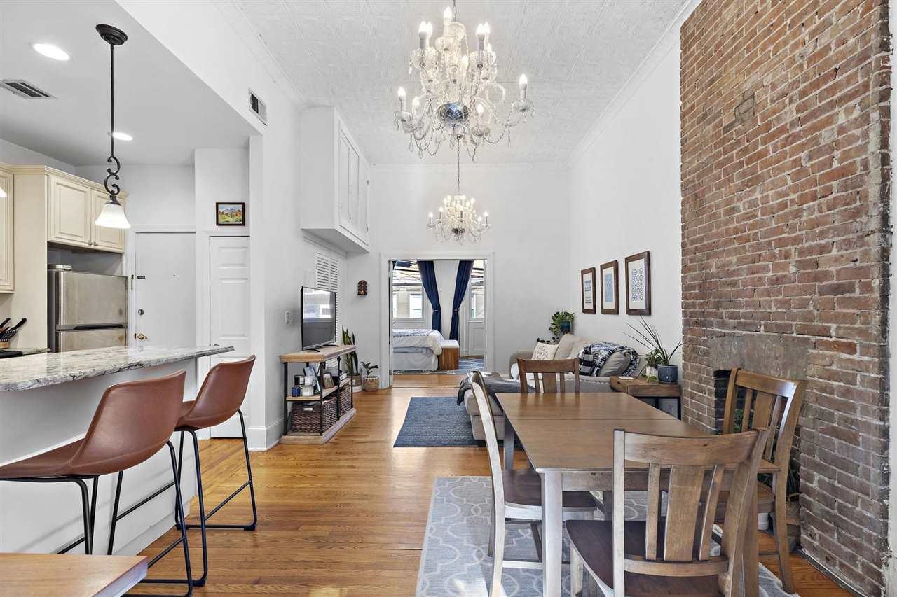 910 WILLOW AVE Unit: 2