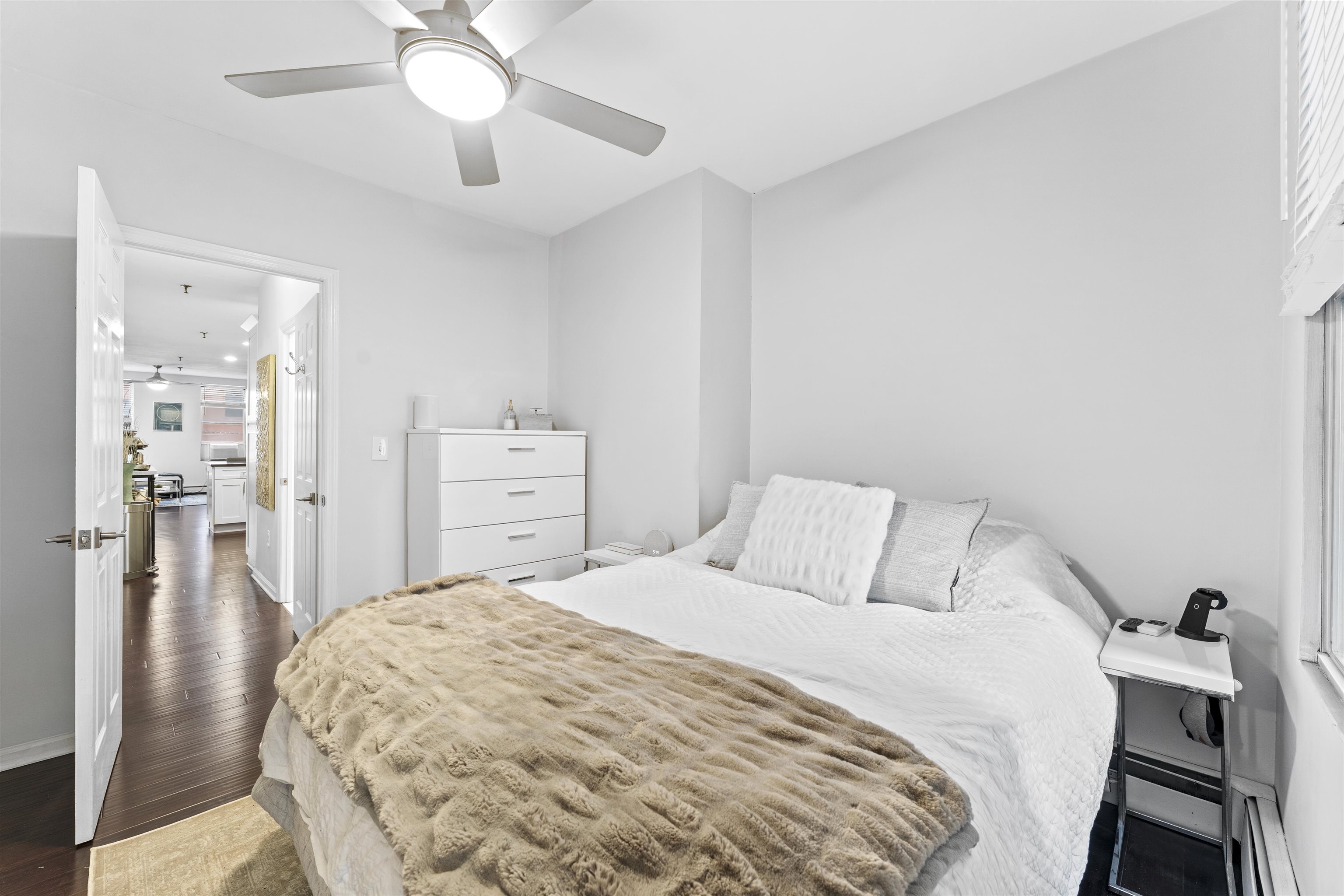 218 WILLOW AVE Unit: 2L