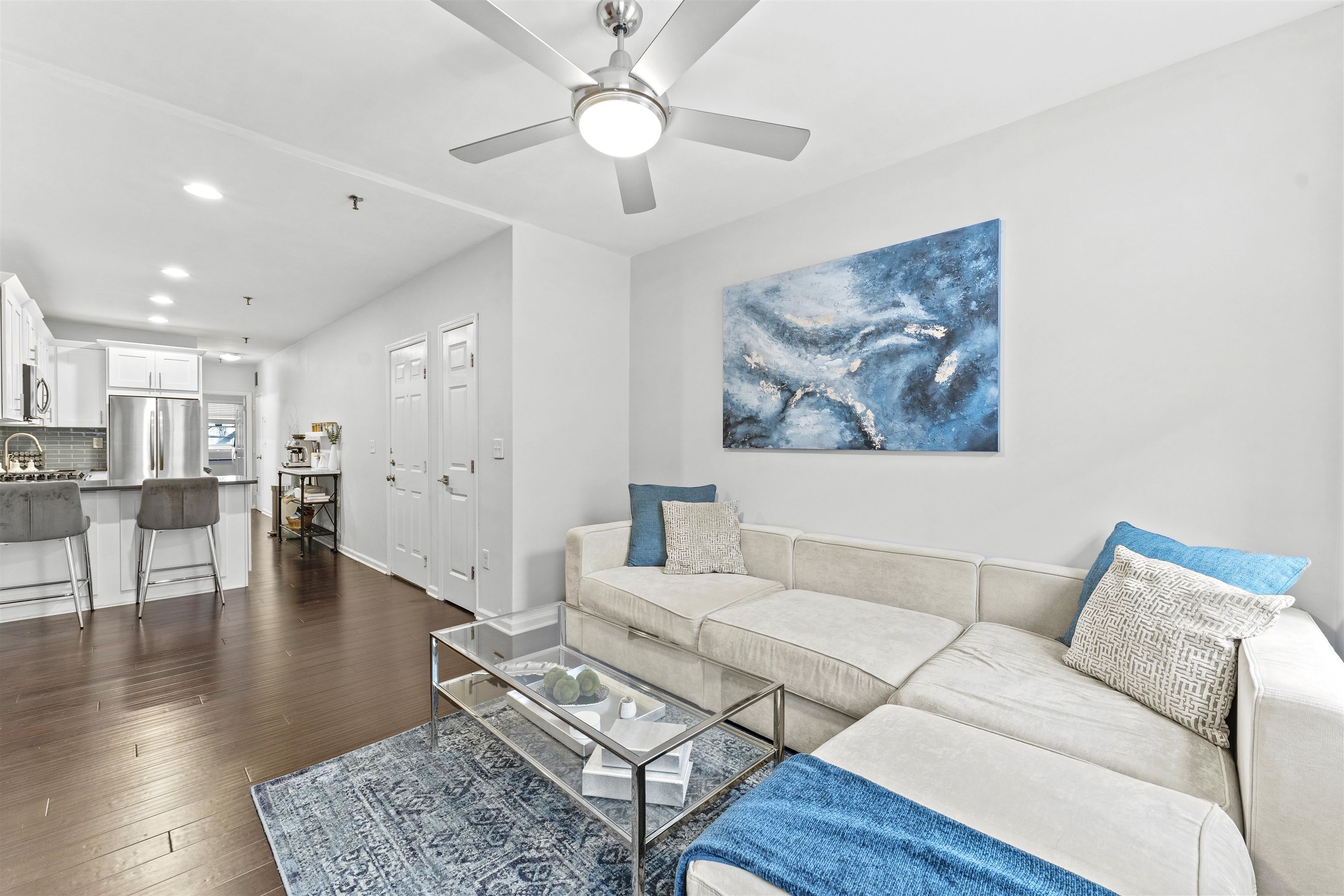 218 WILLOW AVE Unit: 2L