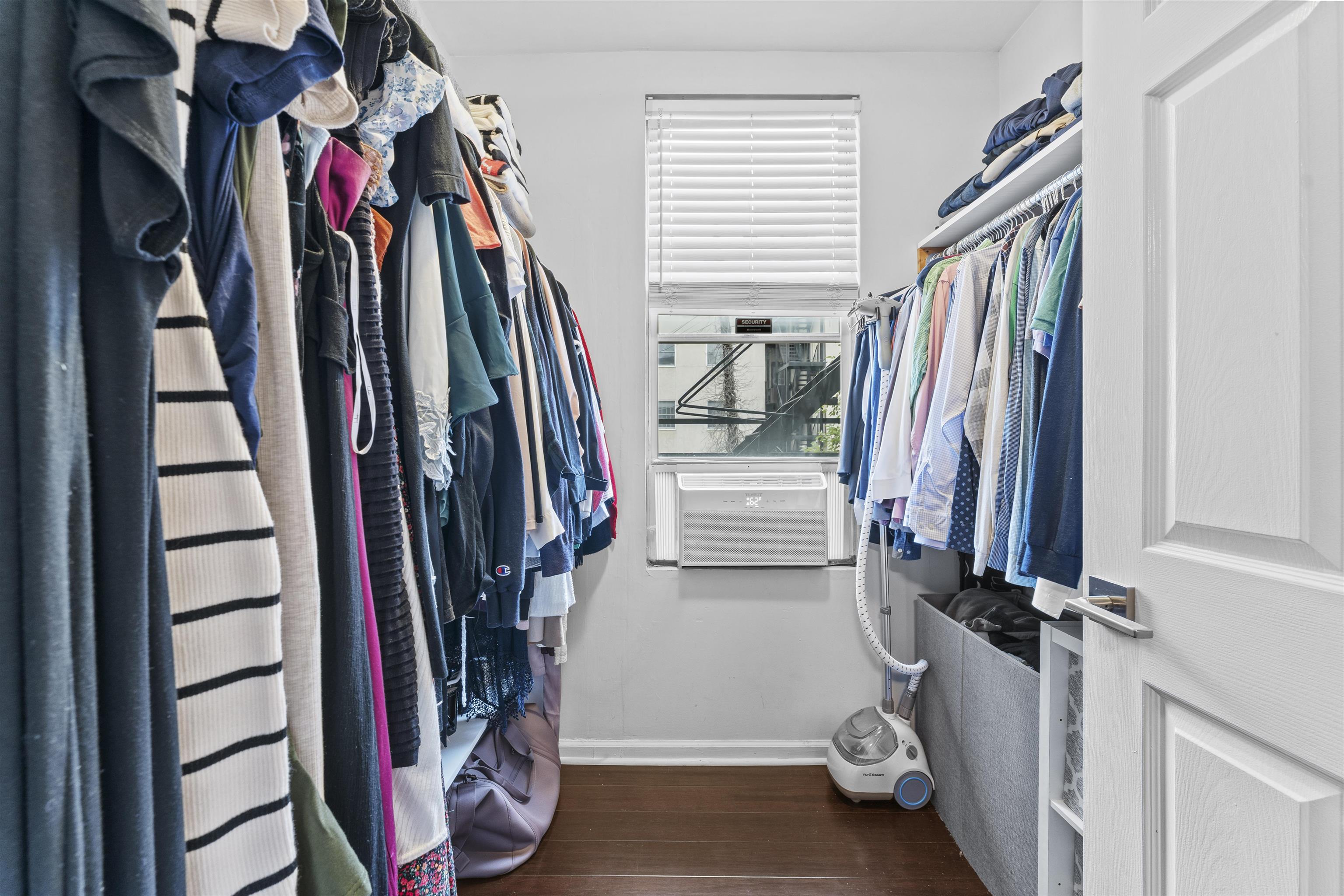 218 WILLOW AVE Unit: 2L