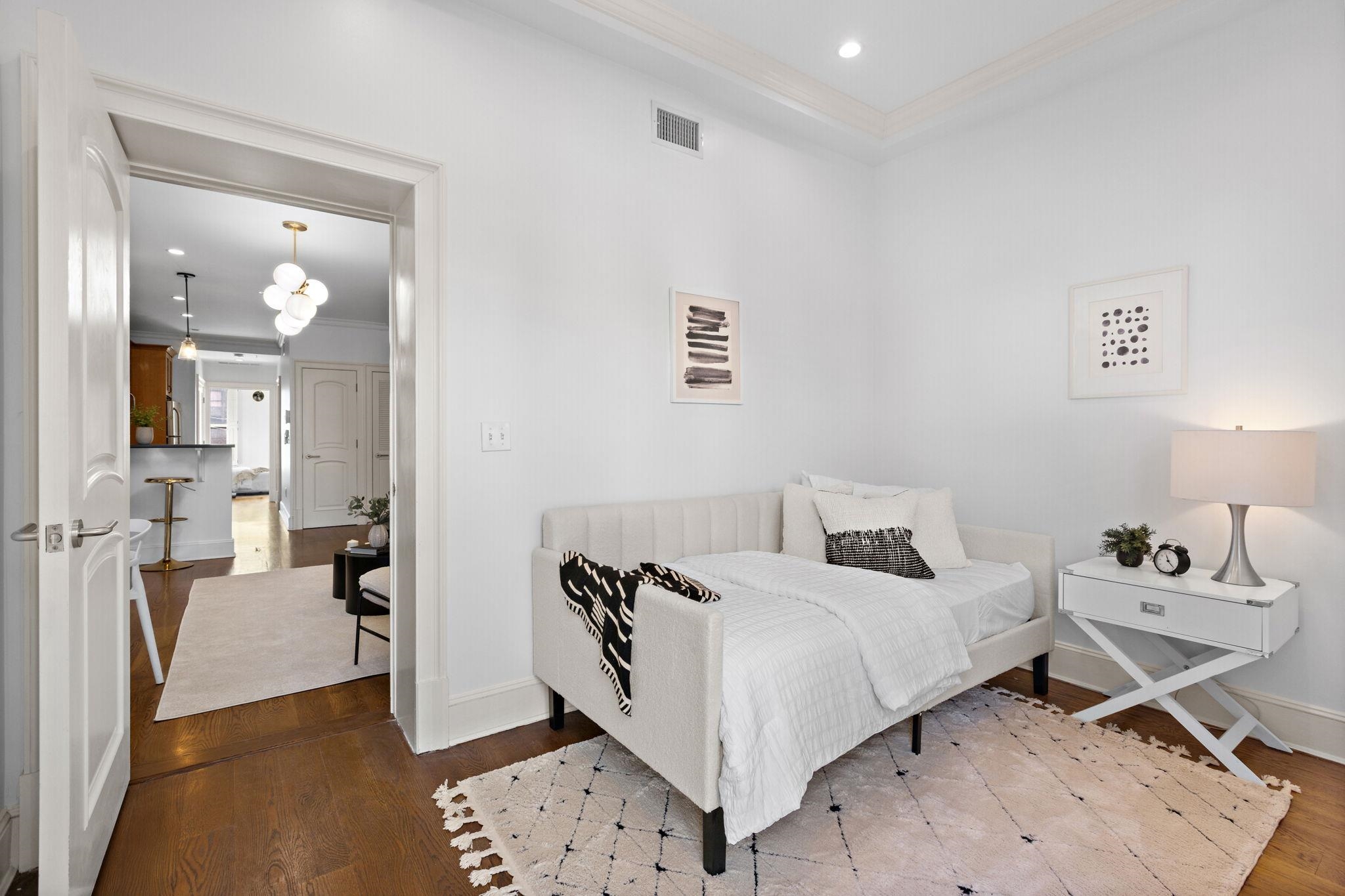 812 BLOOMFIELD ST Unit: 4