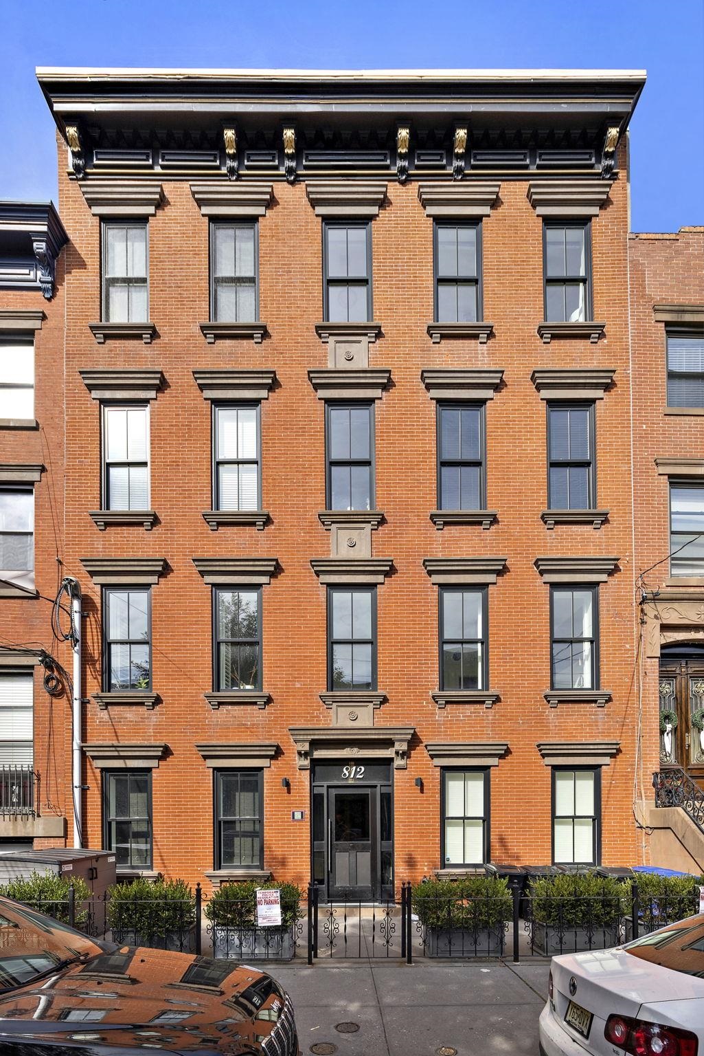 812 BLOOMFIELD ST Unit: 4