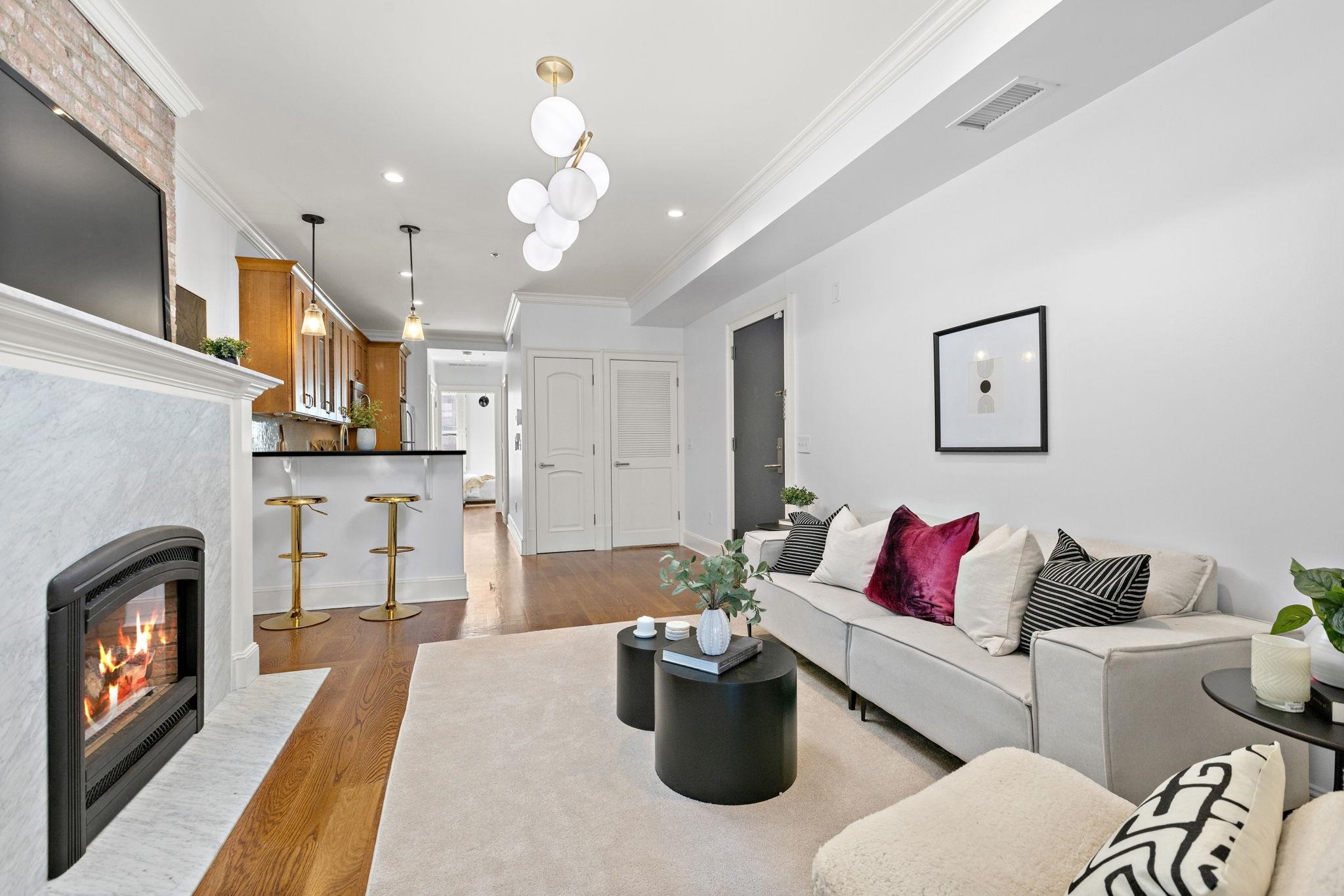 812 BLOOMFIELD ST Unit: 4