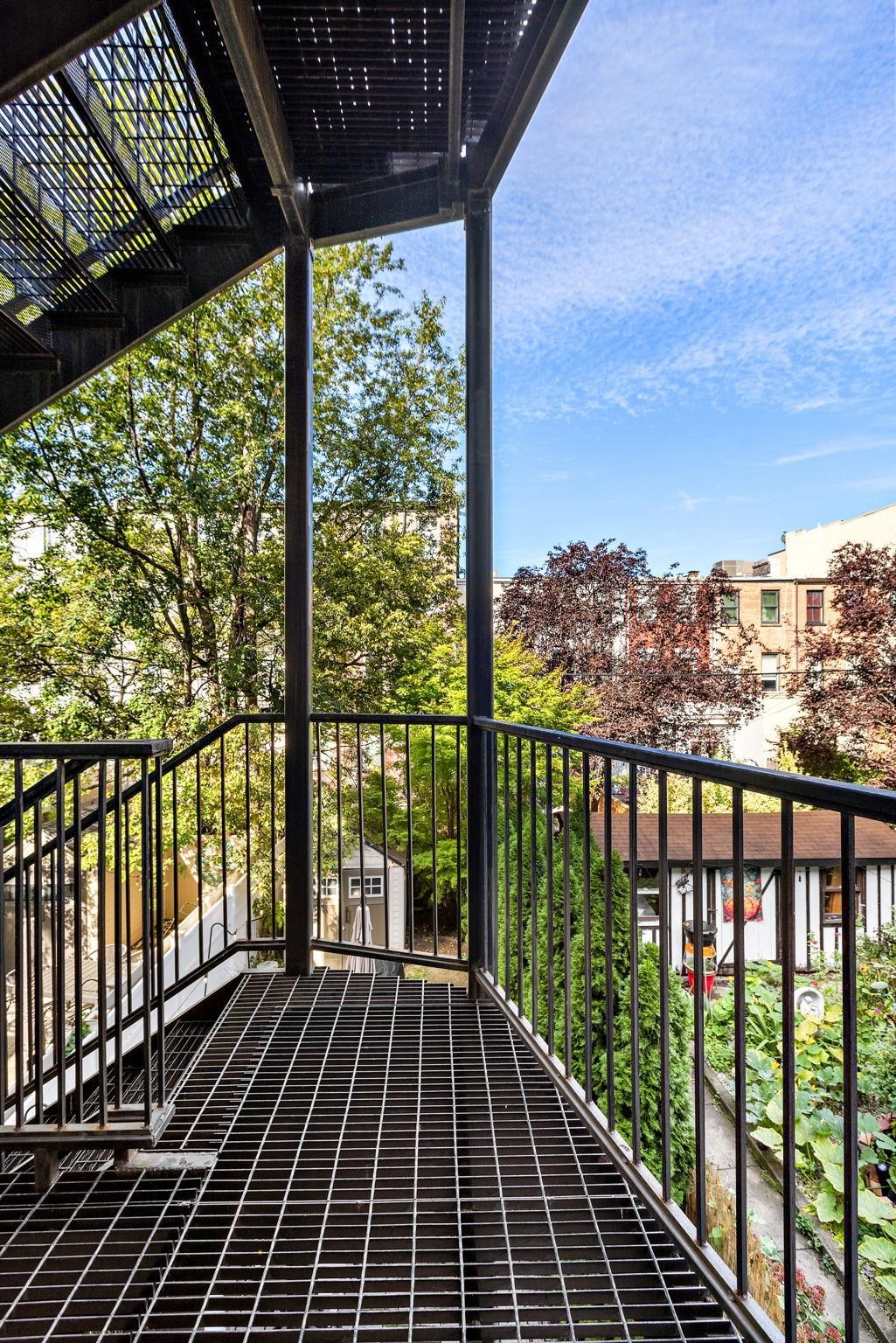 812 BLOOMFIELD ST Unit: 4