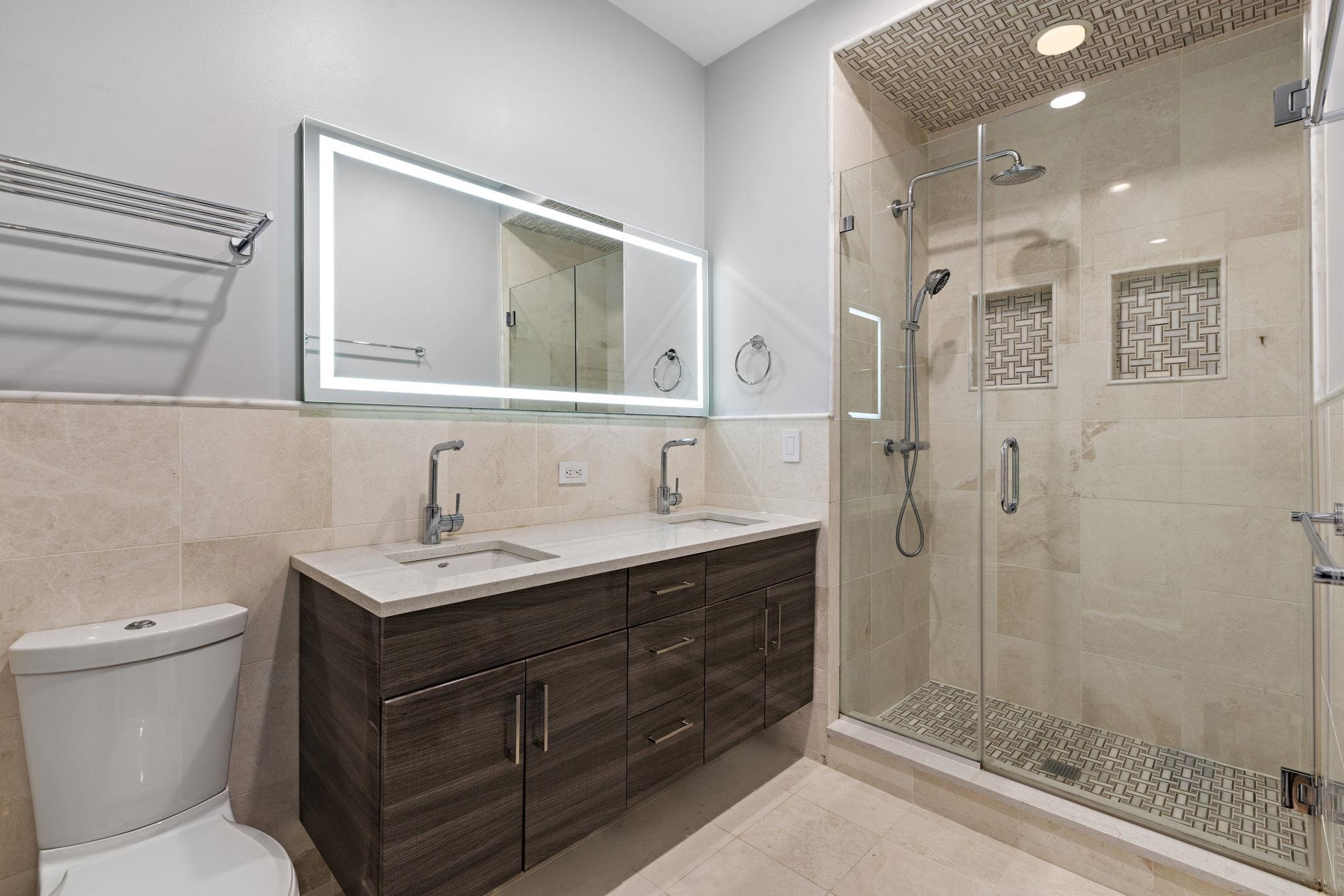 1100 ADAMS ST Unit: 405