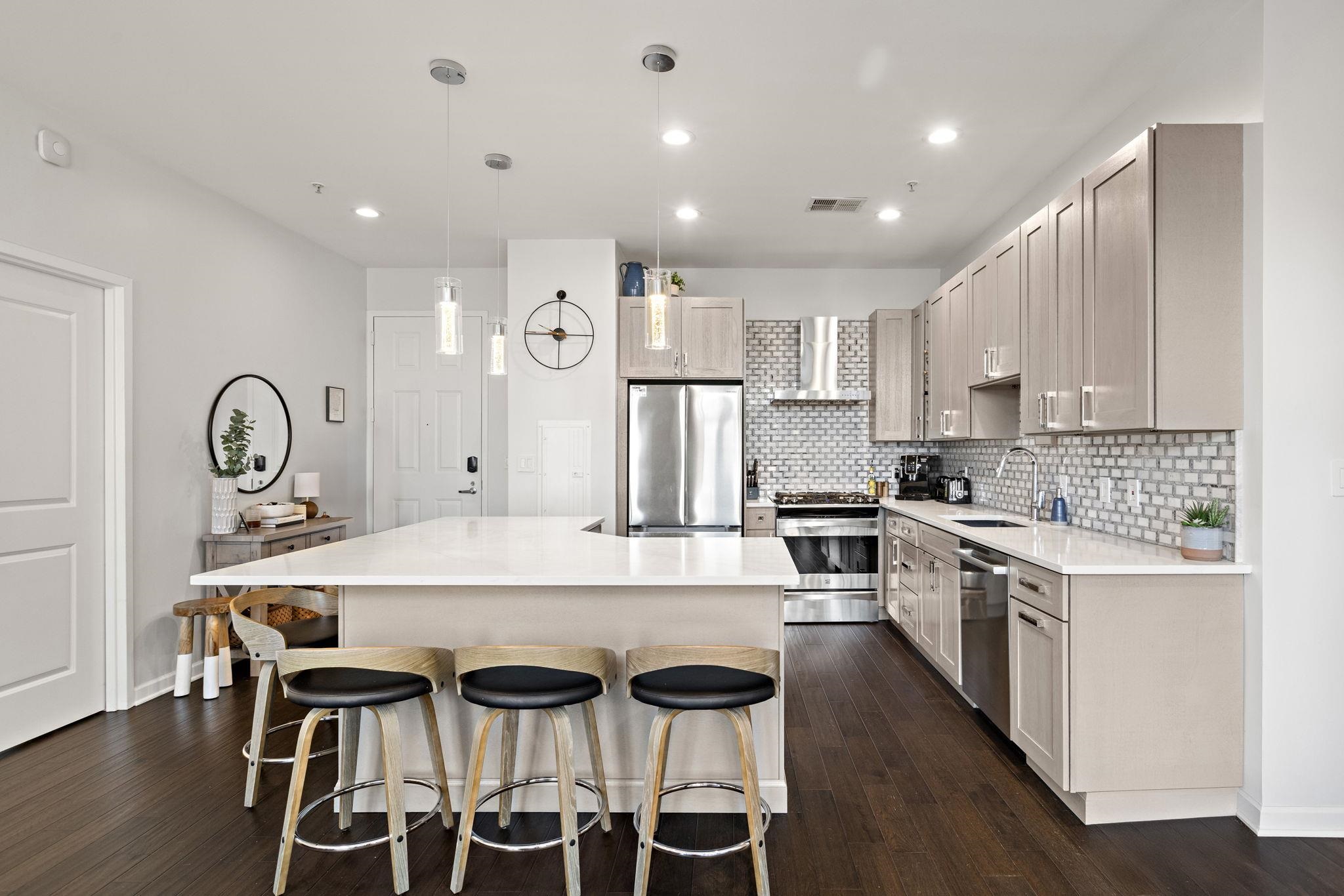 1100 ADAMS ST Unit: 405