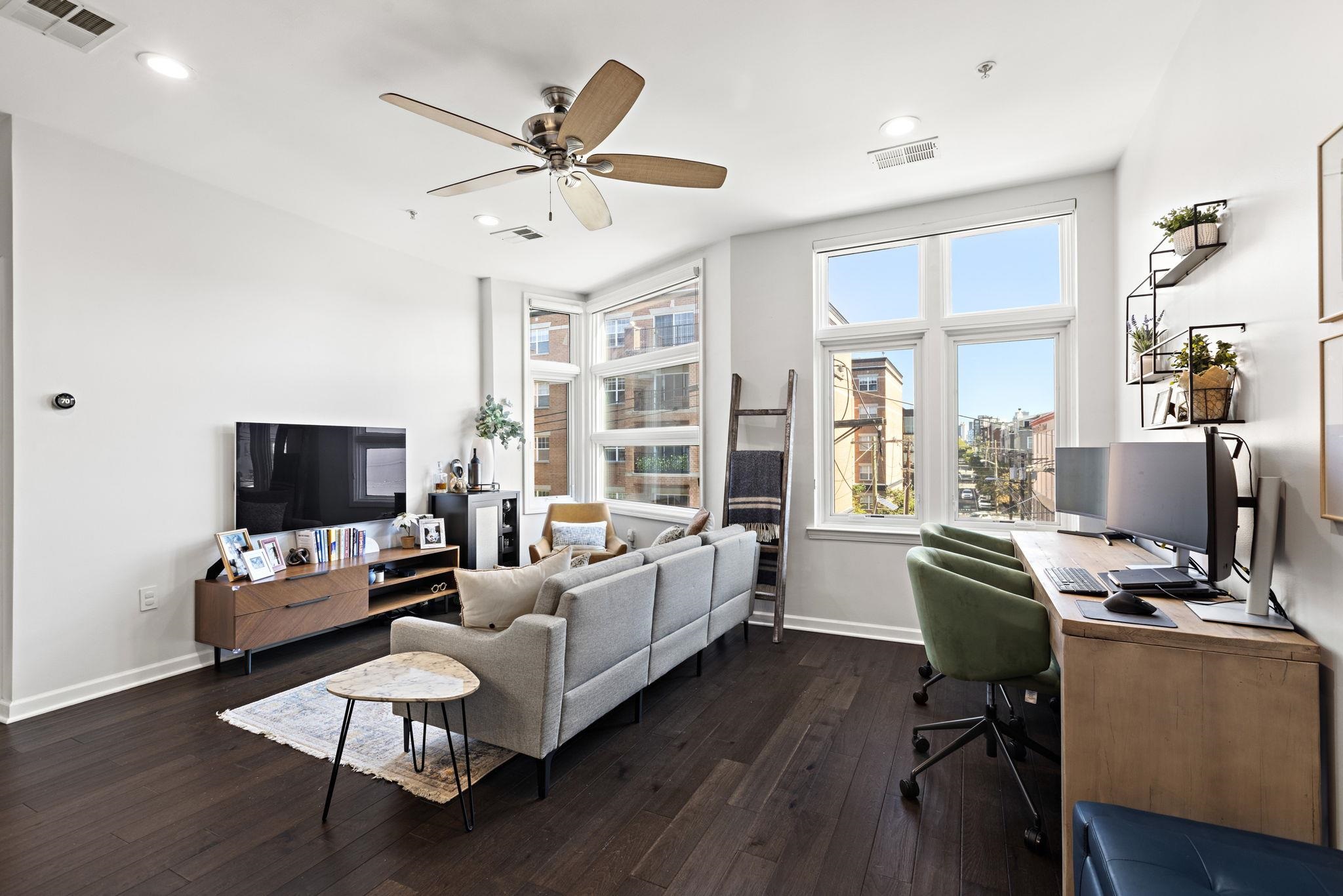 1100 ADAMS ST Unit: 405