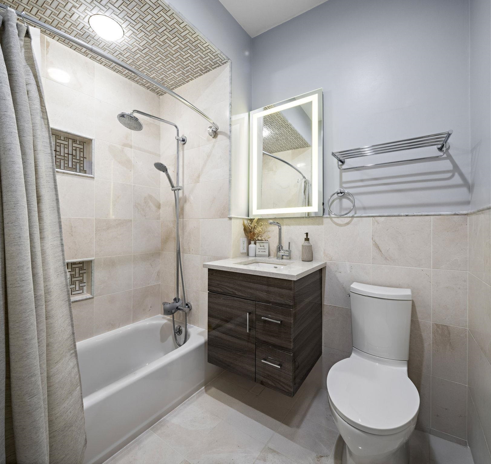 1100 ADAMS ST Unit: 405