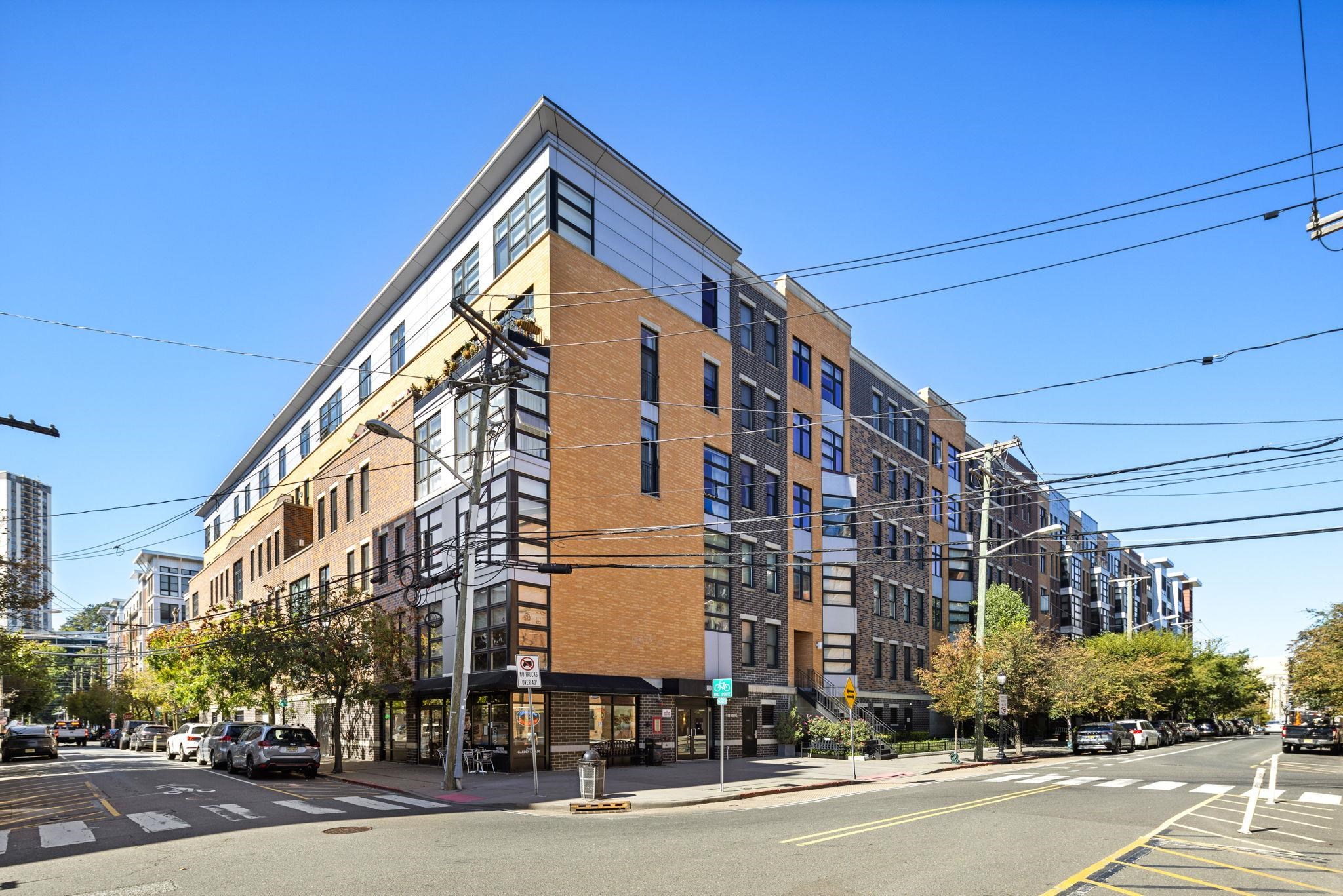 1100 ADAMS ST Unit: 405