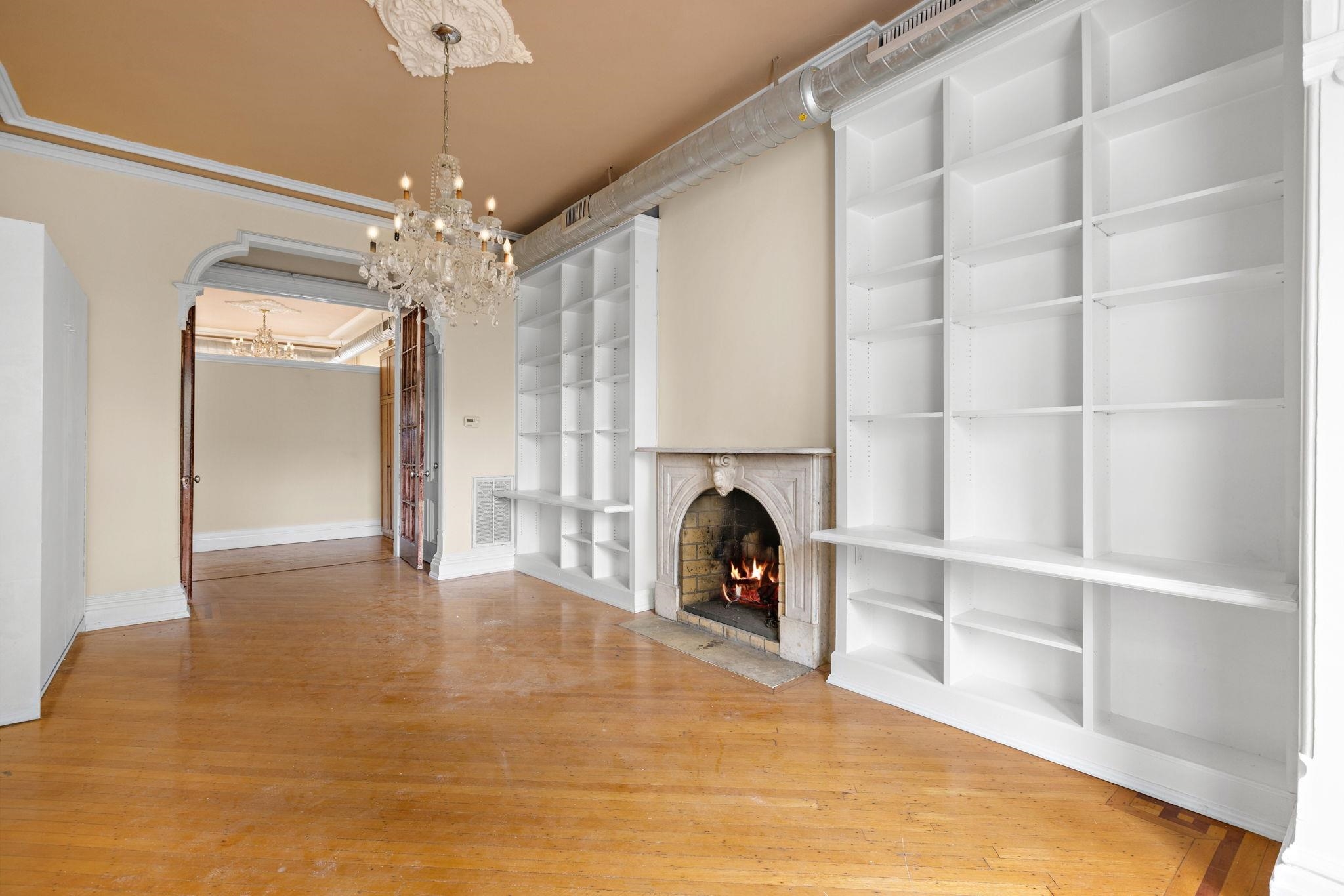 910 HUDSON ST Unit: 2