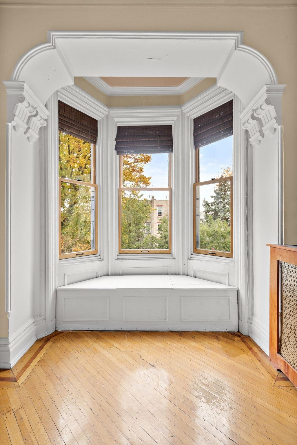 910 HUDSON ST Unit: 2