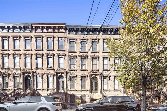 910 HUDSON ST Unit: 3