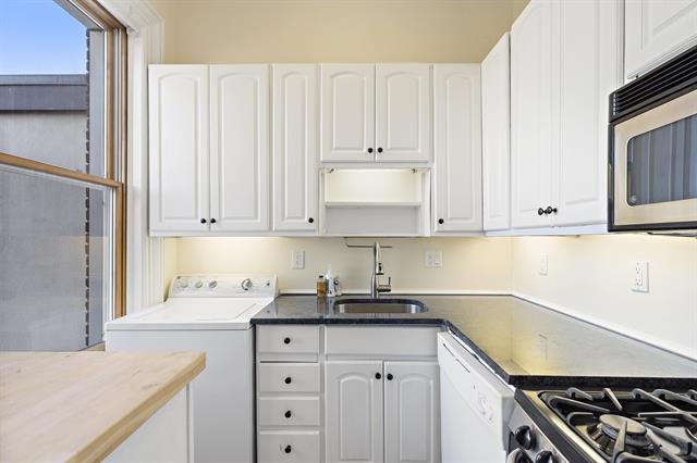 910 HUDSON ST Unit: 3