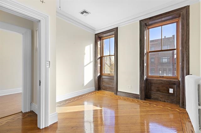 910 HUDSON ST Unit: 3