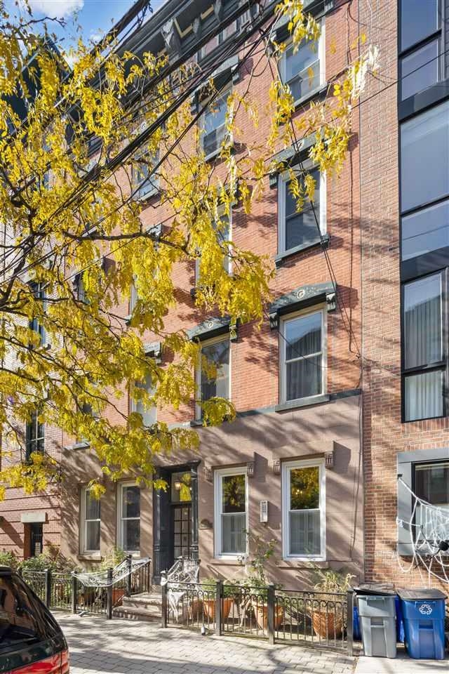 924 GARDEN ST Unit: 1R