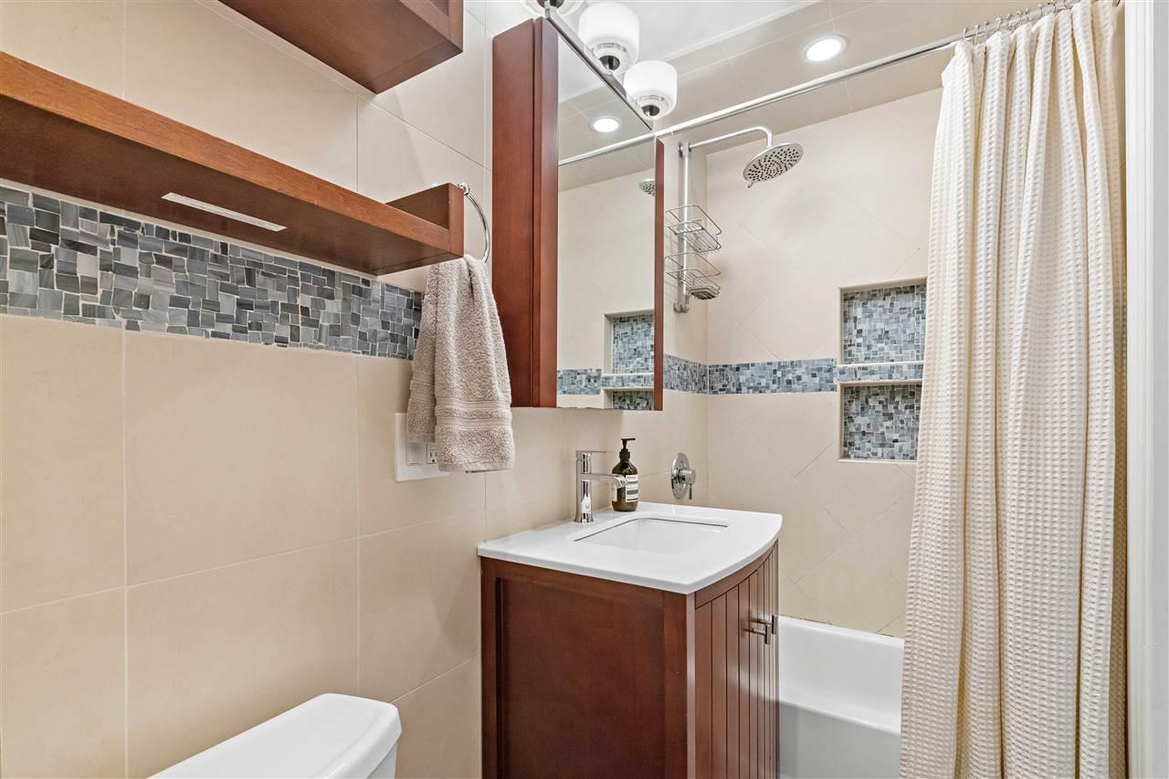 924 GARDEN ST Unit: 1R