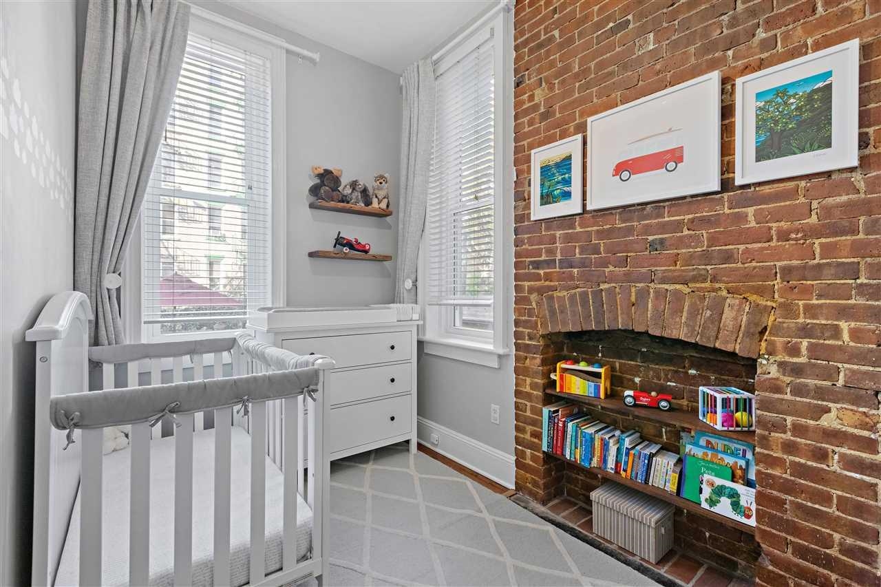 924 GARDEN ST Unit: 1R