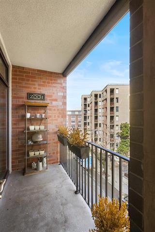 84 WILLOW AVE Unit: 5A
