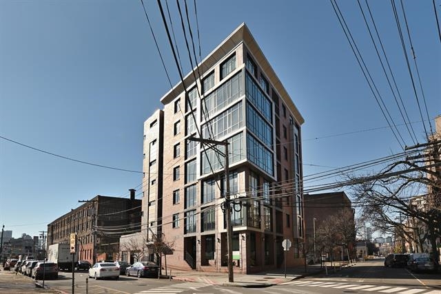 84 WILLOW AVE Unit: 5A