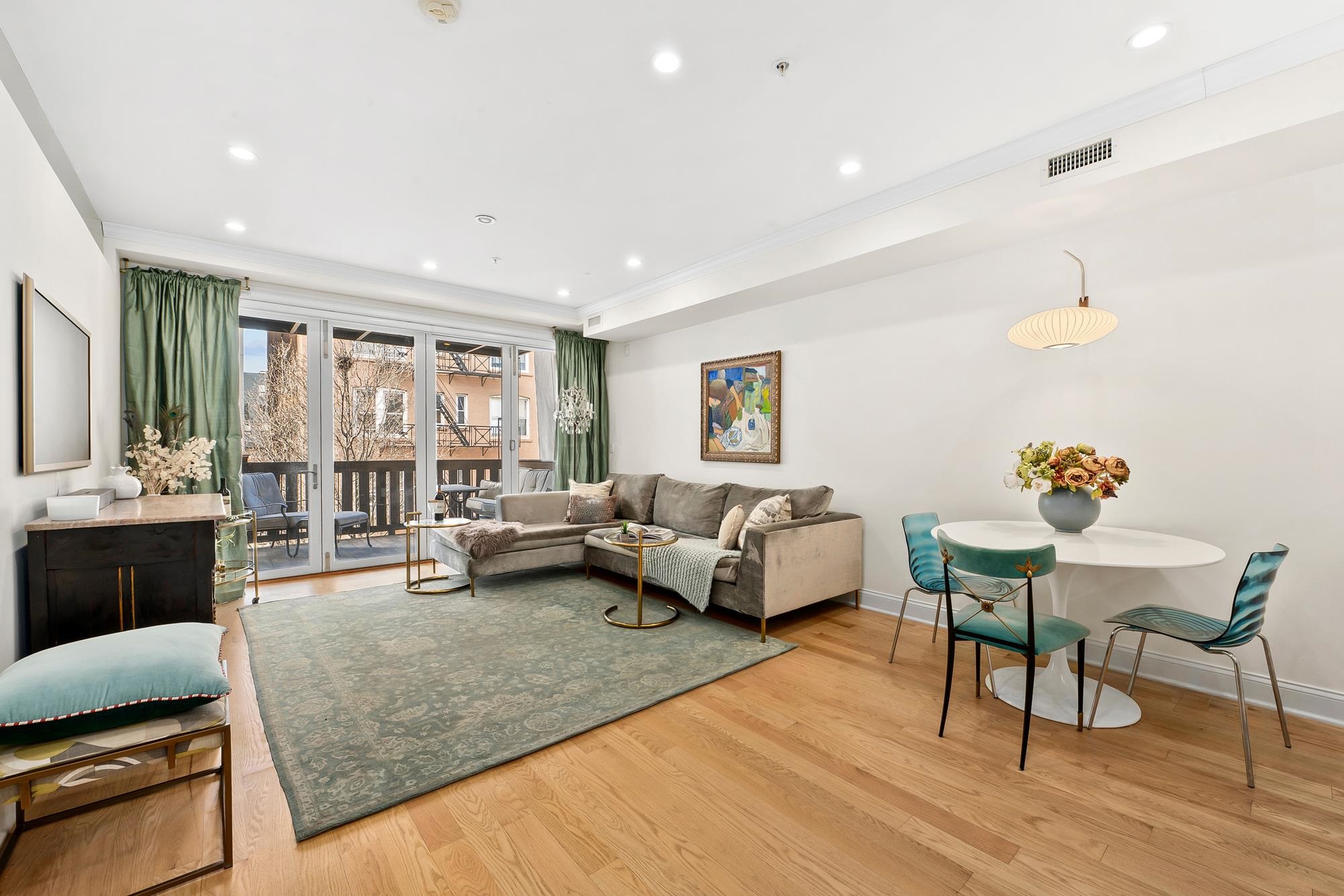 720 WILLOW AVE Unit: 3