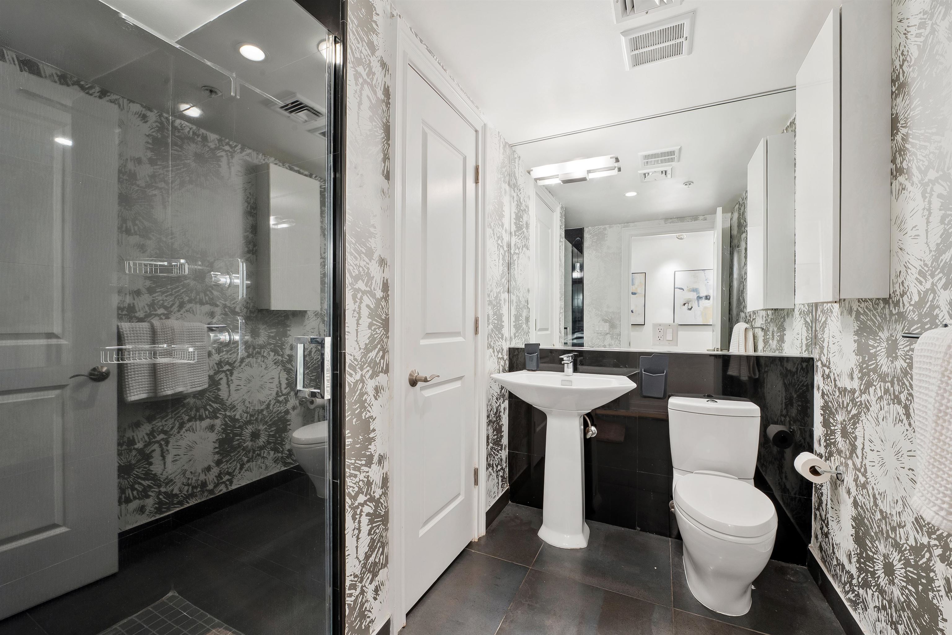 720 WILLOW AVE Unit: 3
