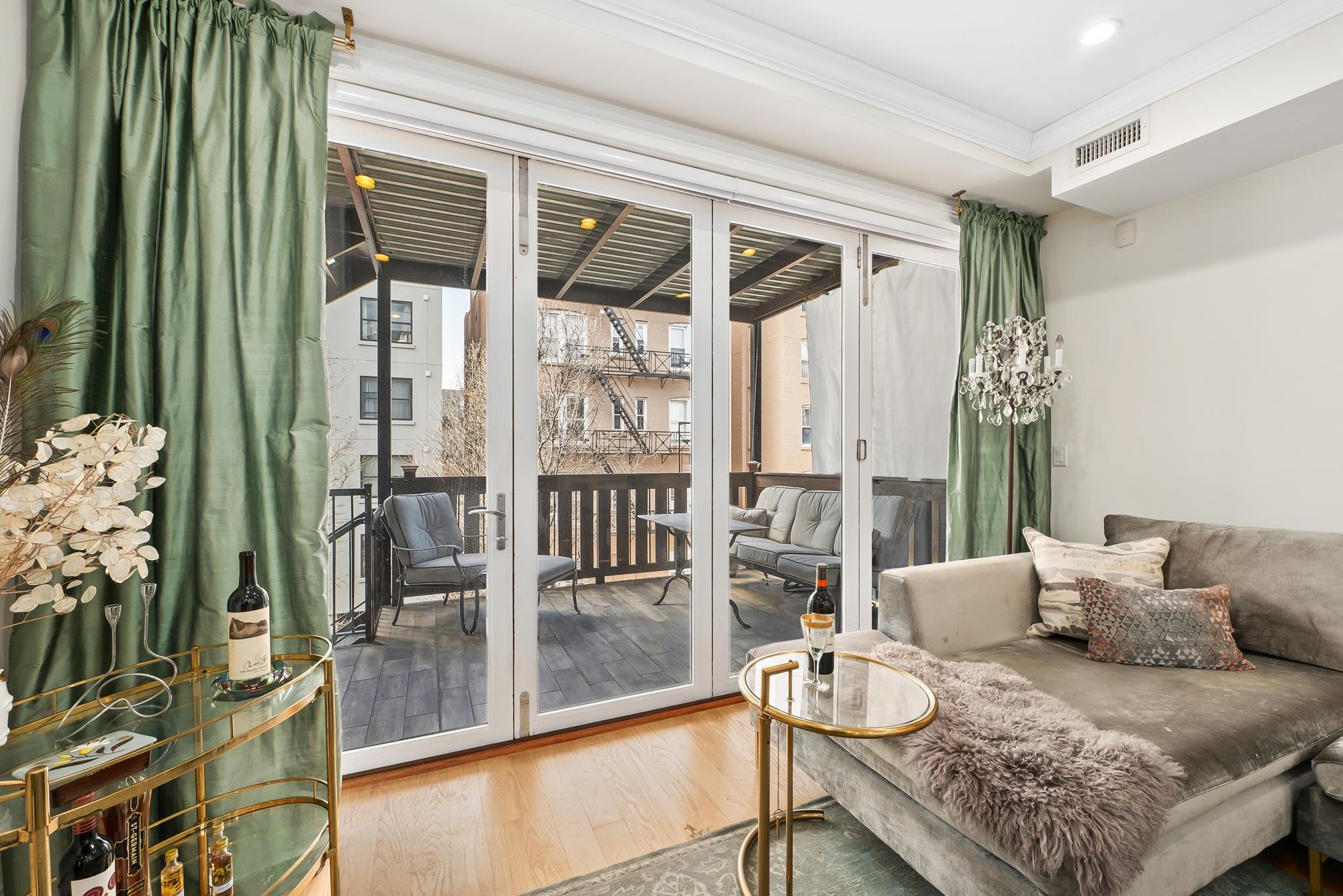 720 WILLOW AVE Unit: 3
