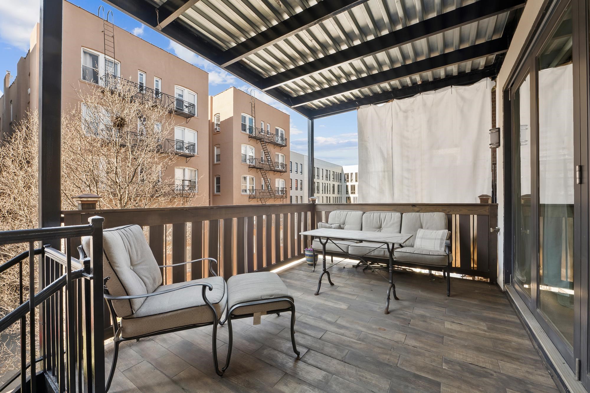 720 WILLOW AVE Unit: 3