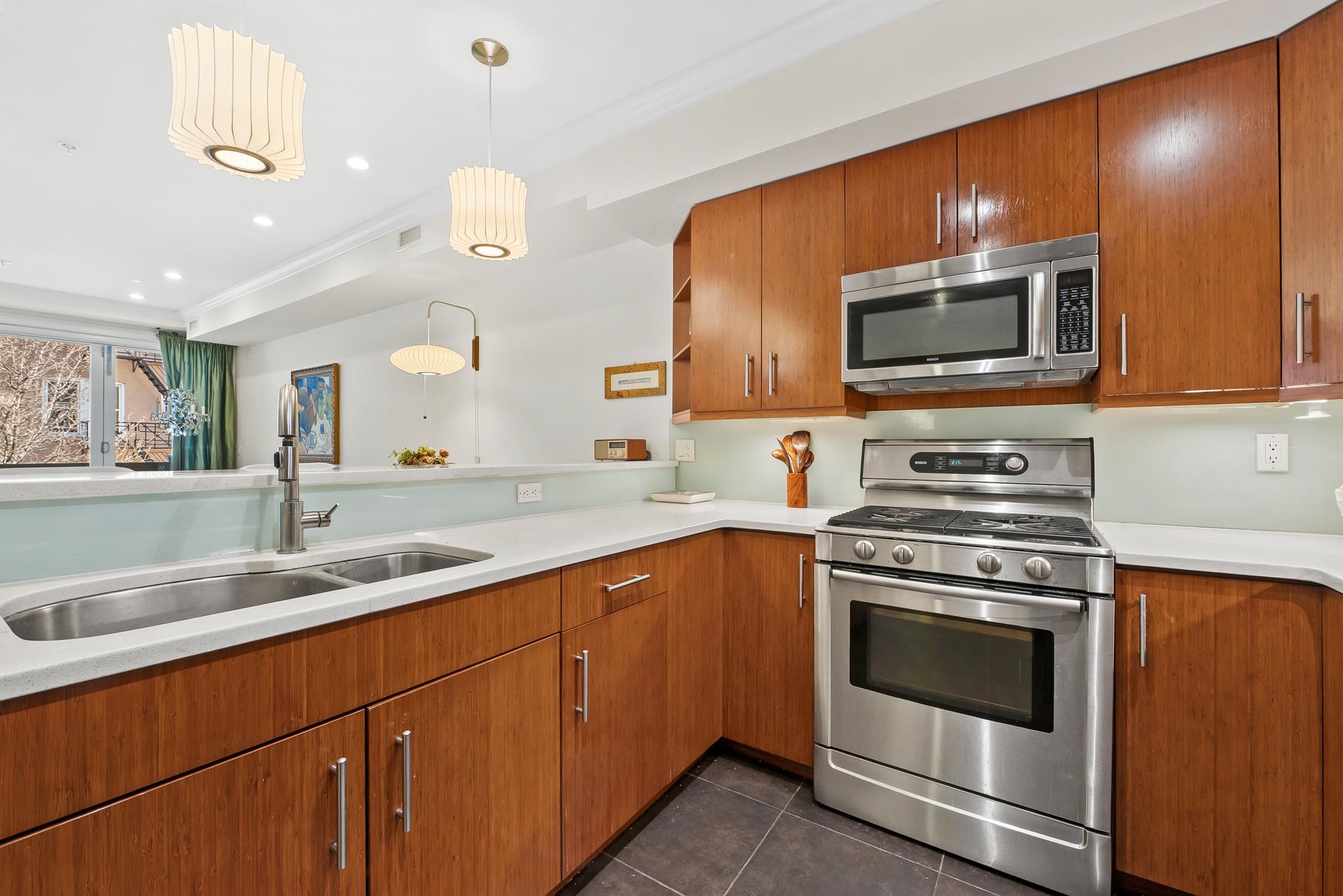 720 WILLOW AVE Unit: 3