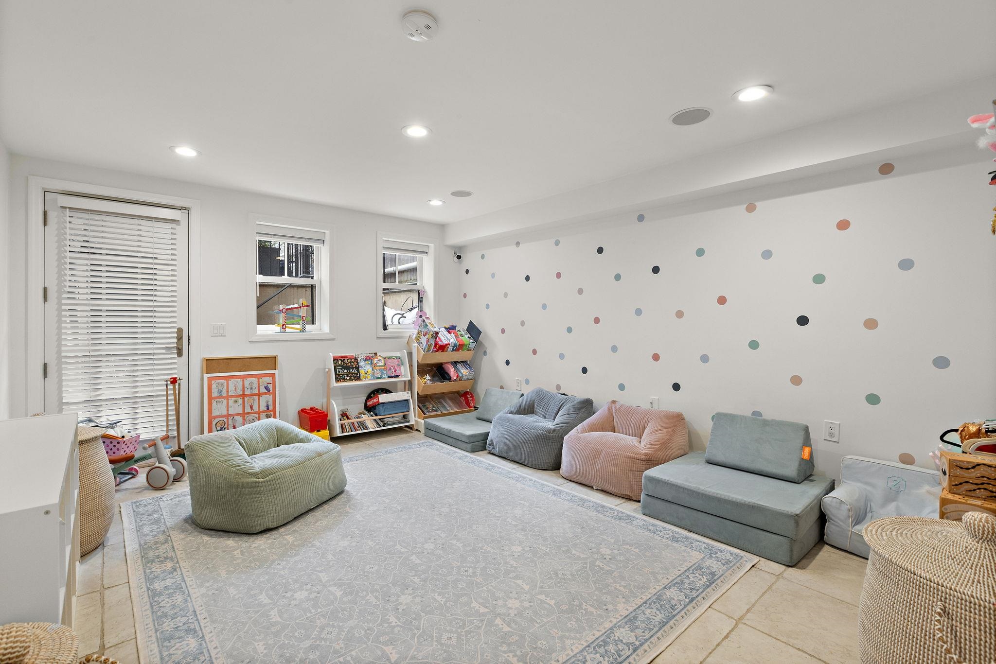 1223 PARK AVE