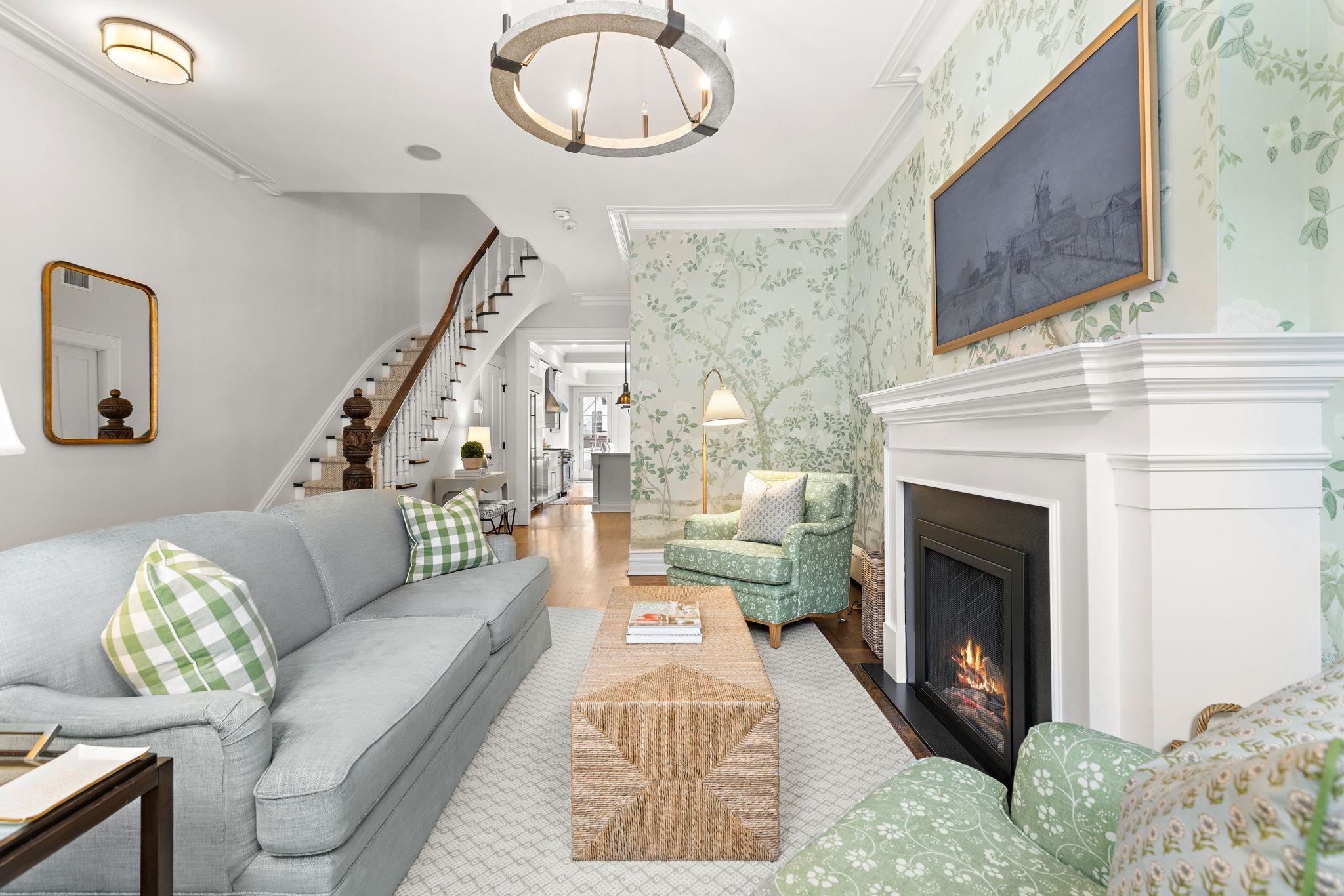 1223 PARK AVE