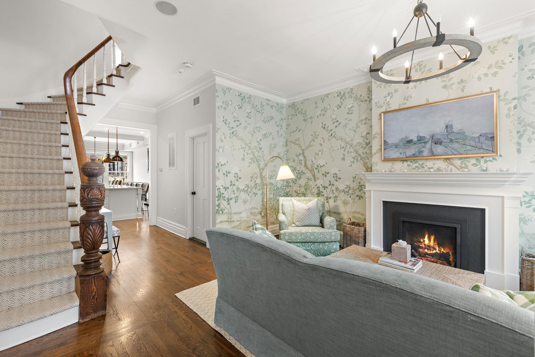 1223 PARK AVE