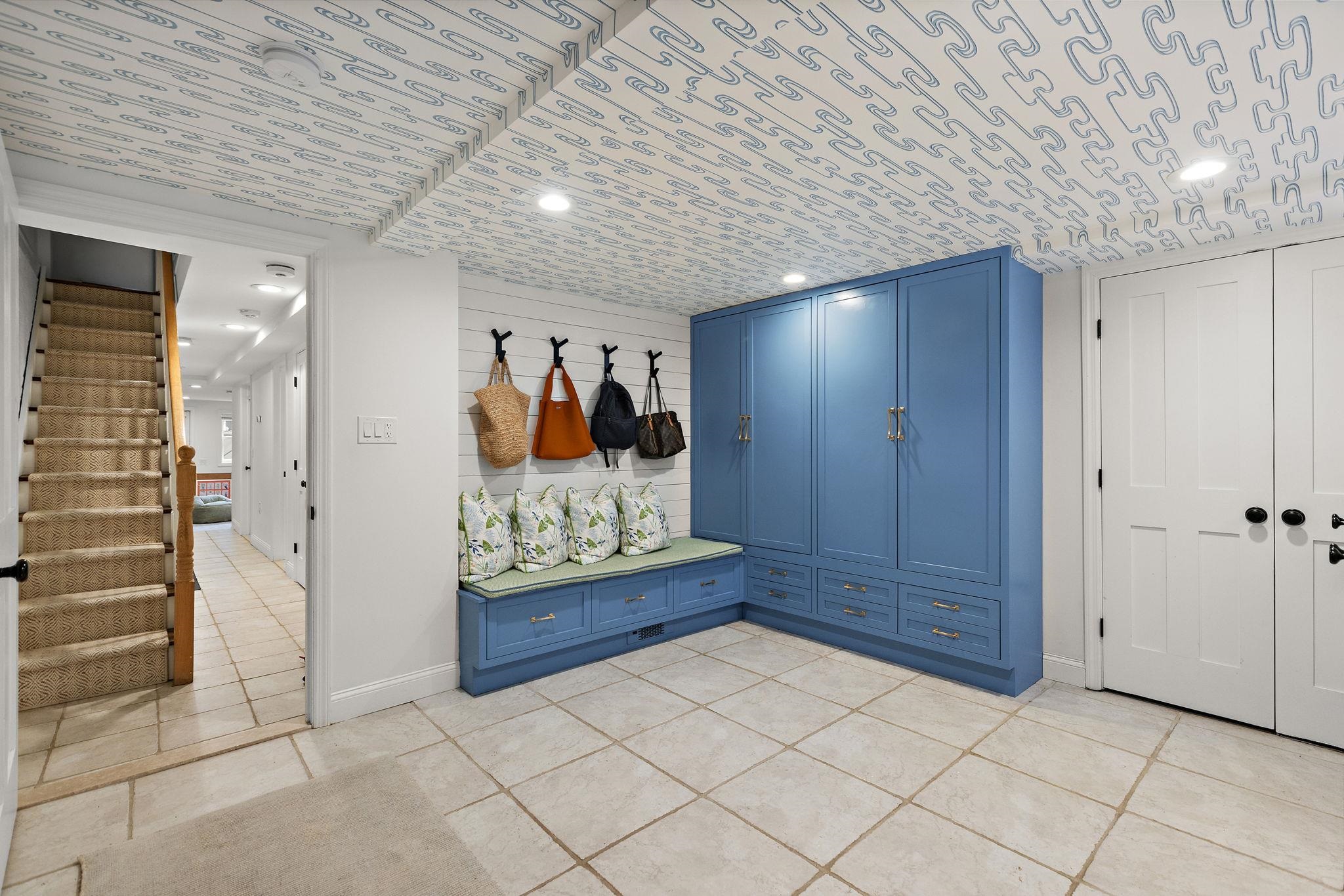 1223 PARK AVE