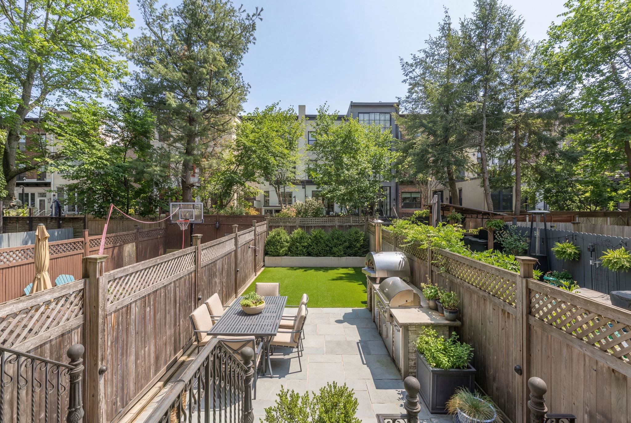 1223 PARK AVE