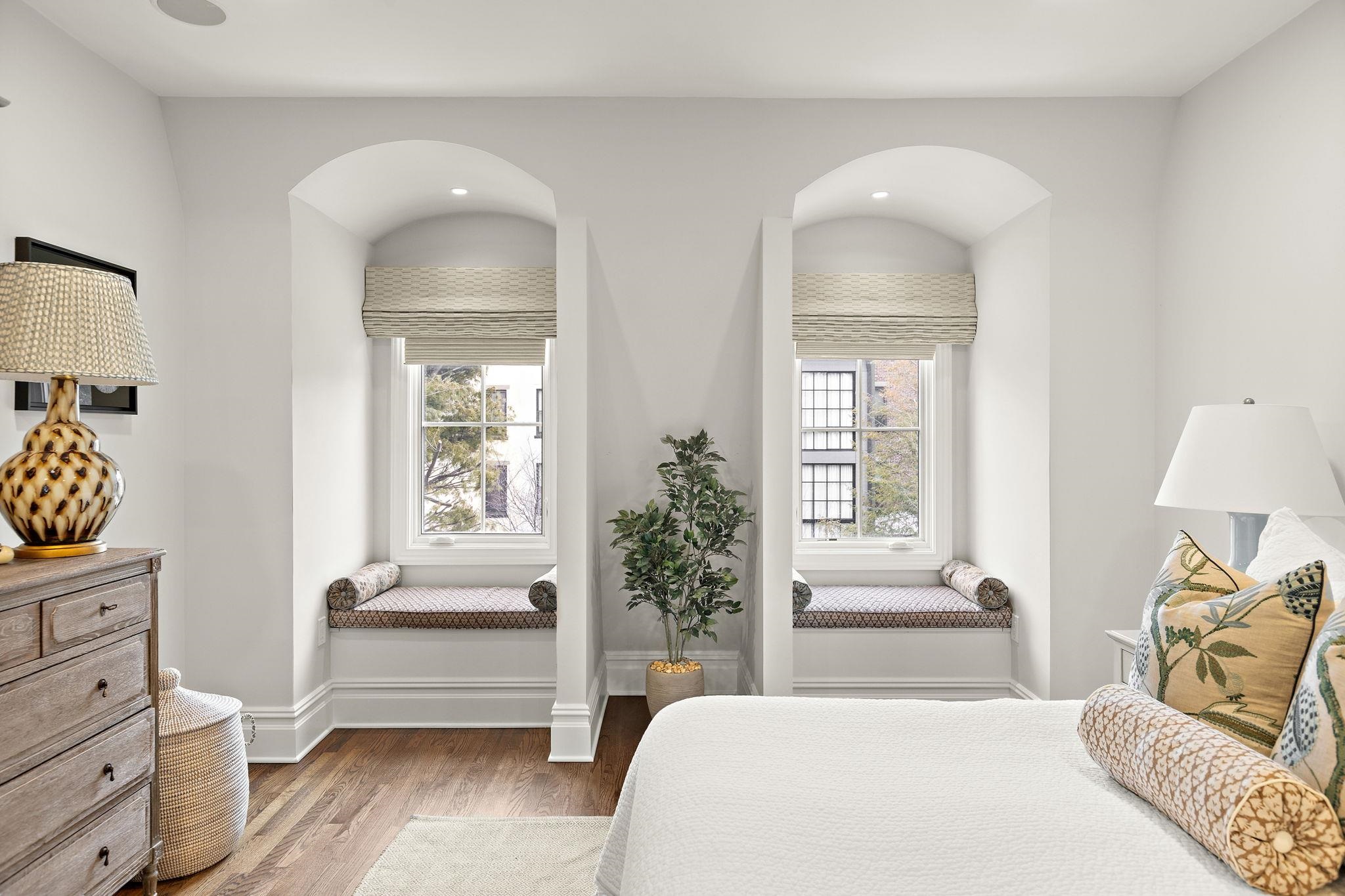 1223 PARK AVE