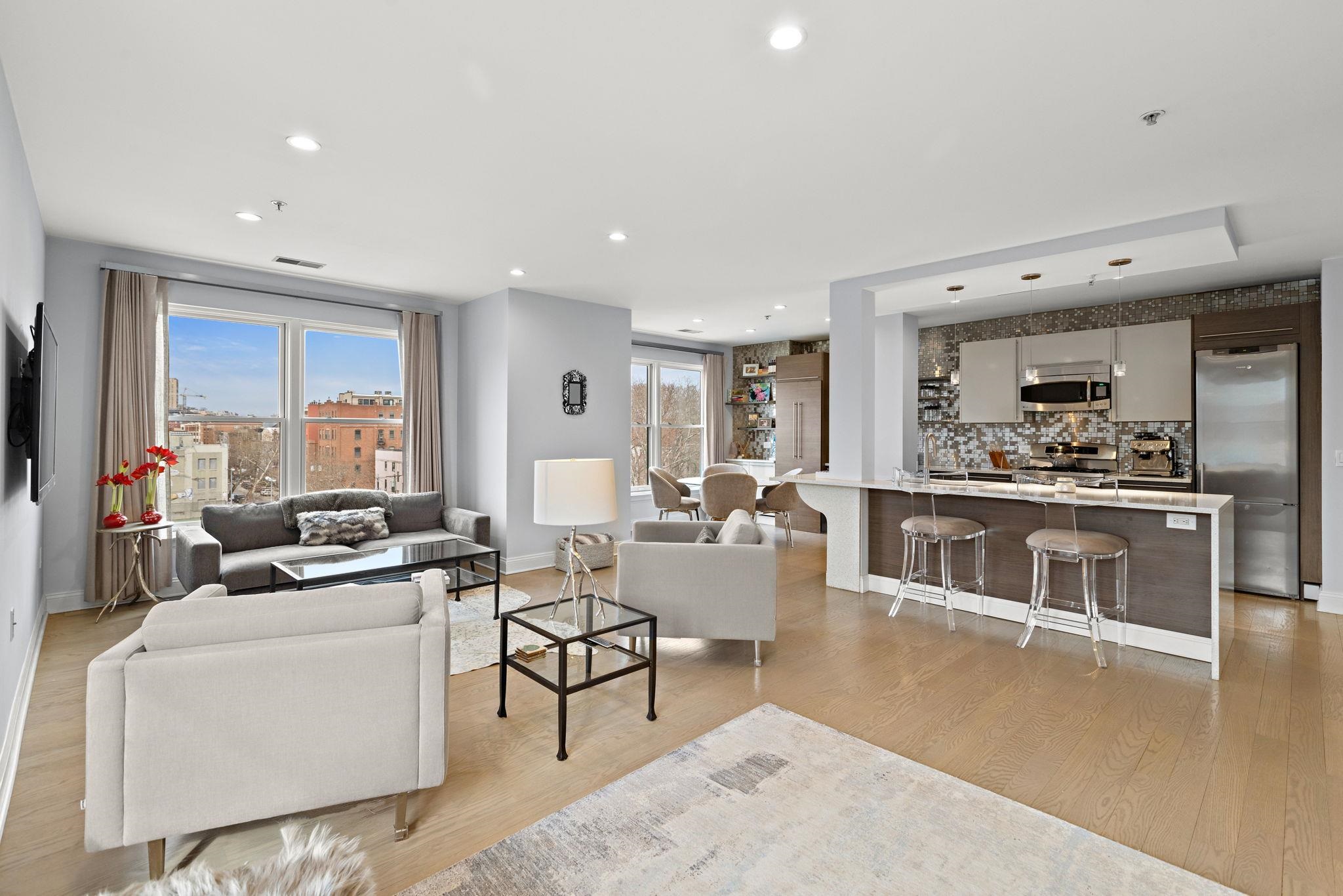 402 9TH ST Unit: E6B