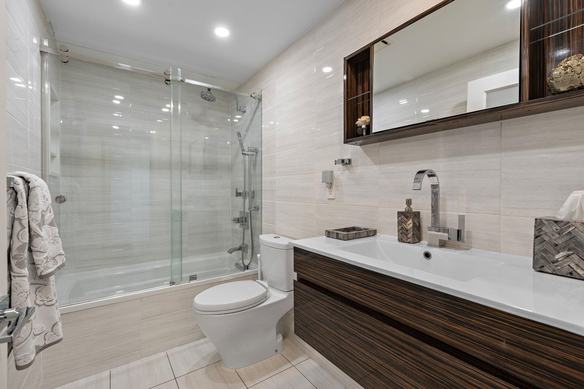 402 9TH ST Unit: E6B