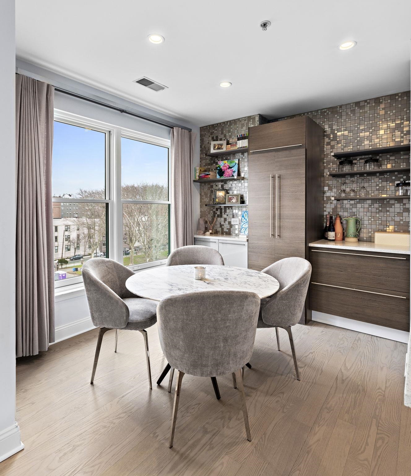 402 9TH ST Unit: E6B