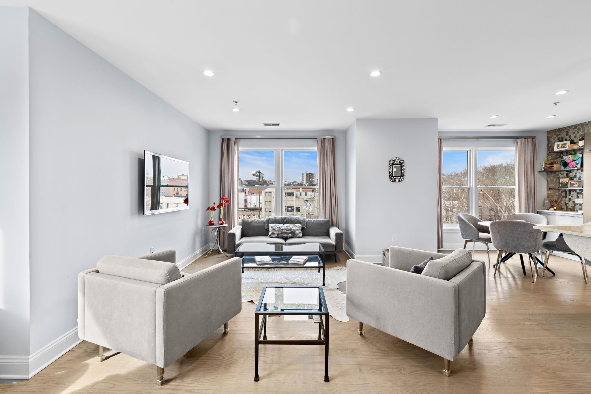 402 9TH ST Unit: E6B