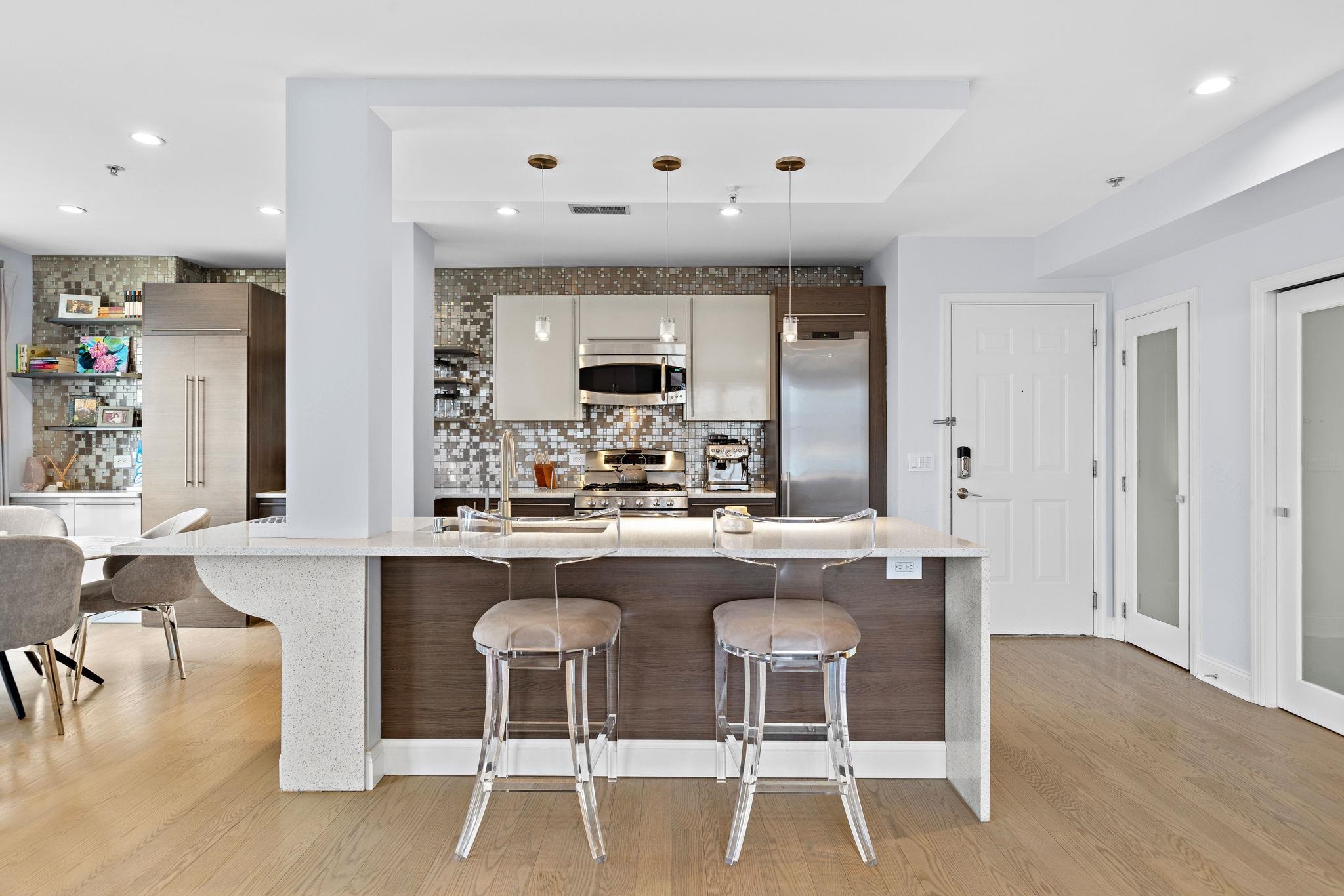 402 9TH ST Unit: E6B