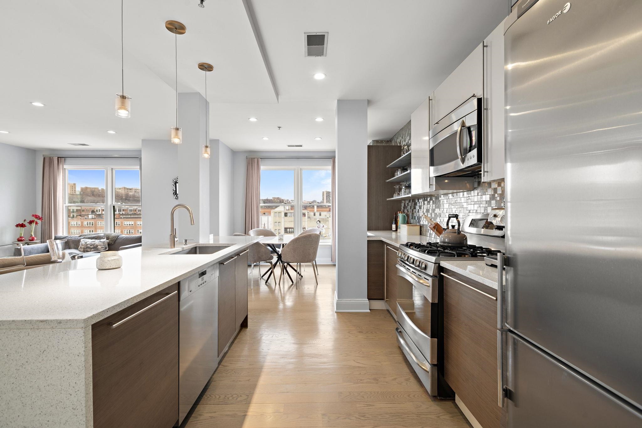 402 9TH ST Unit: E6B