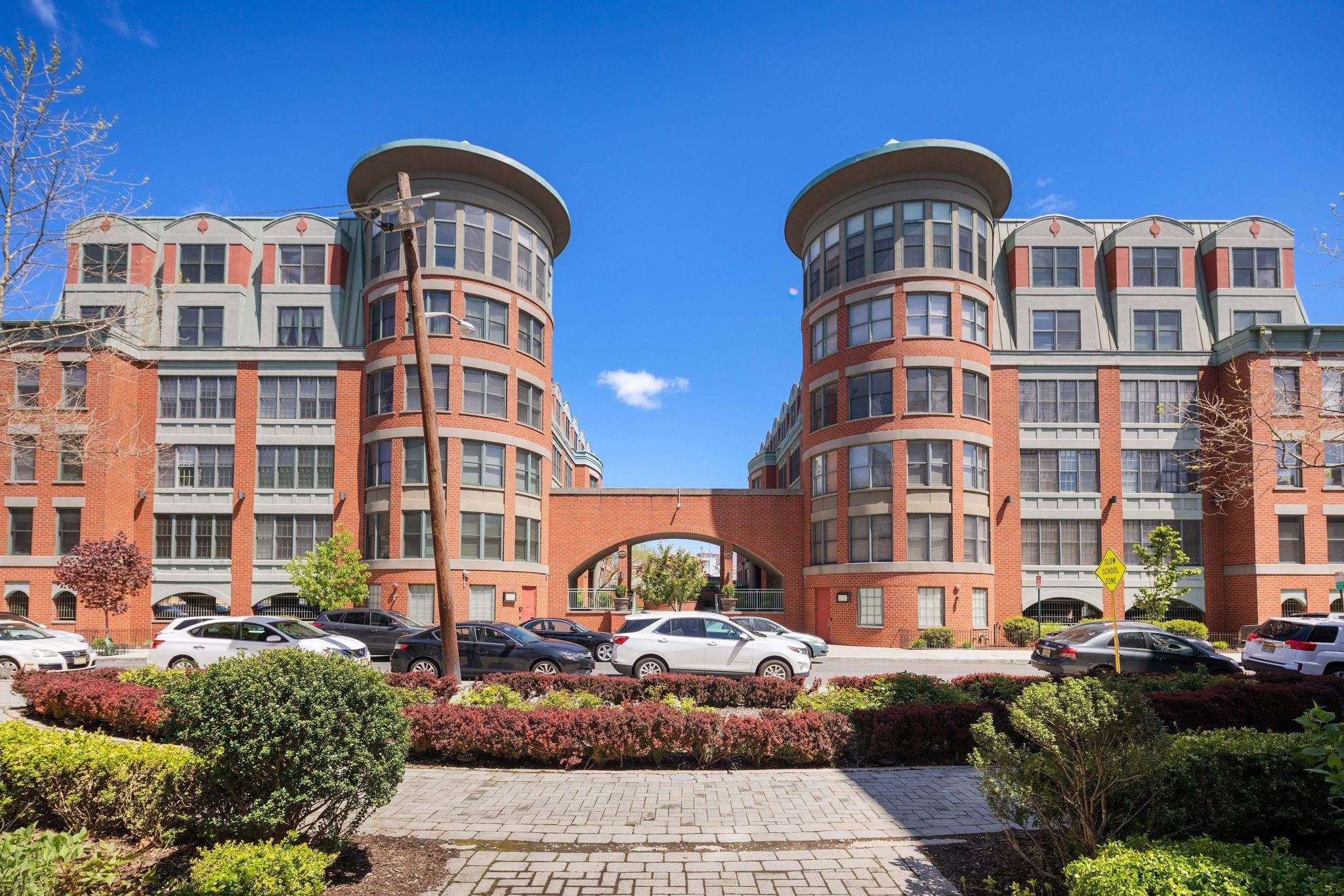 402 9TH ST Unit: E6B